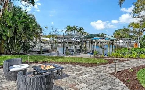 121 Holly Avenue Sarasota FL 34243