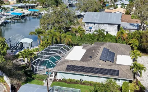 121 Holly Avenue Sarasota FL 34243