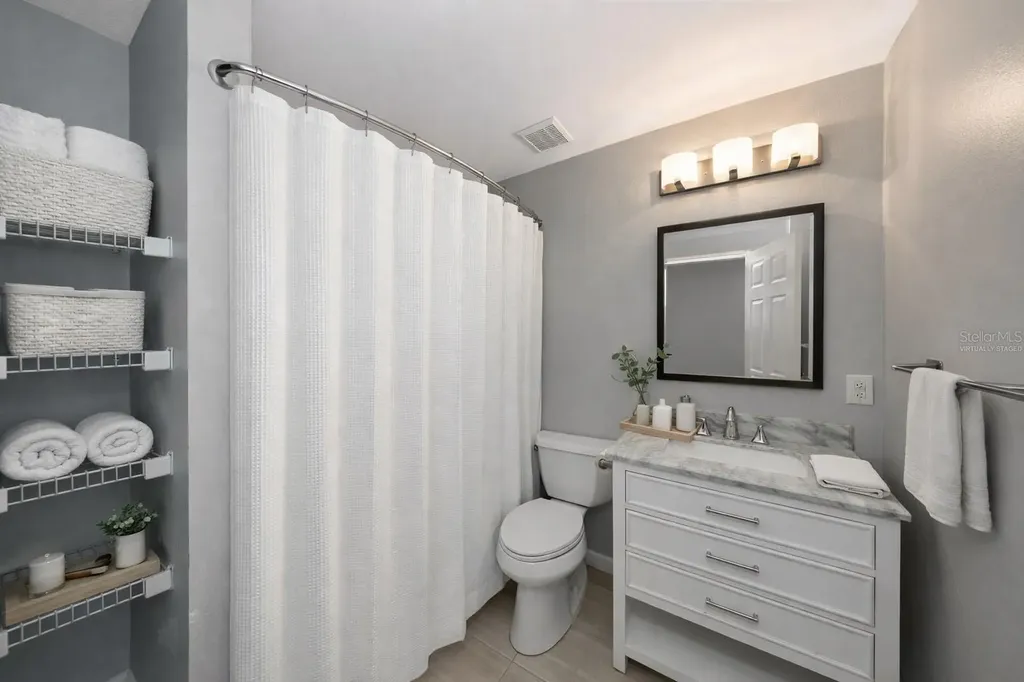 701 Mirror Lake Drive N Drive N St Petersburg FL 33701