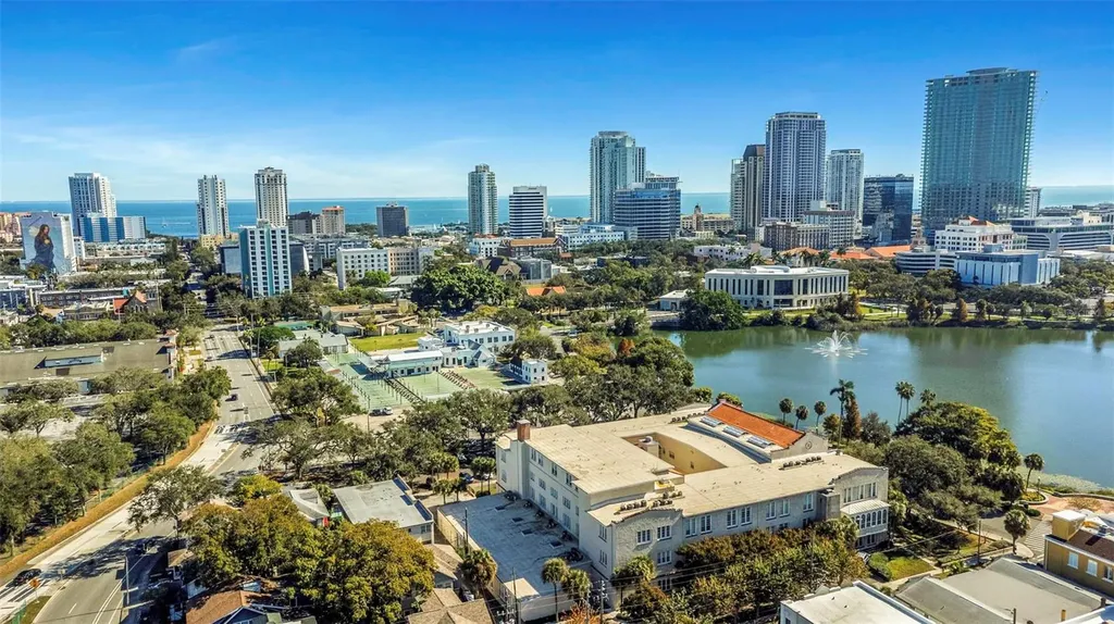 701 Mirror Lake Drive N Drive N St Petersburg FL 33701