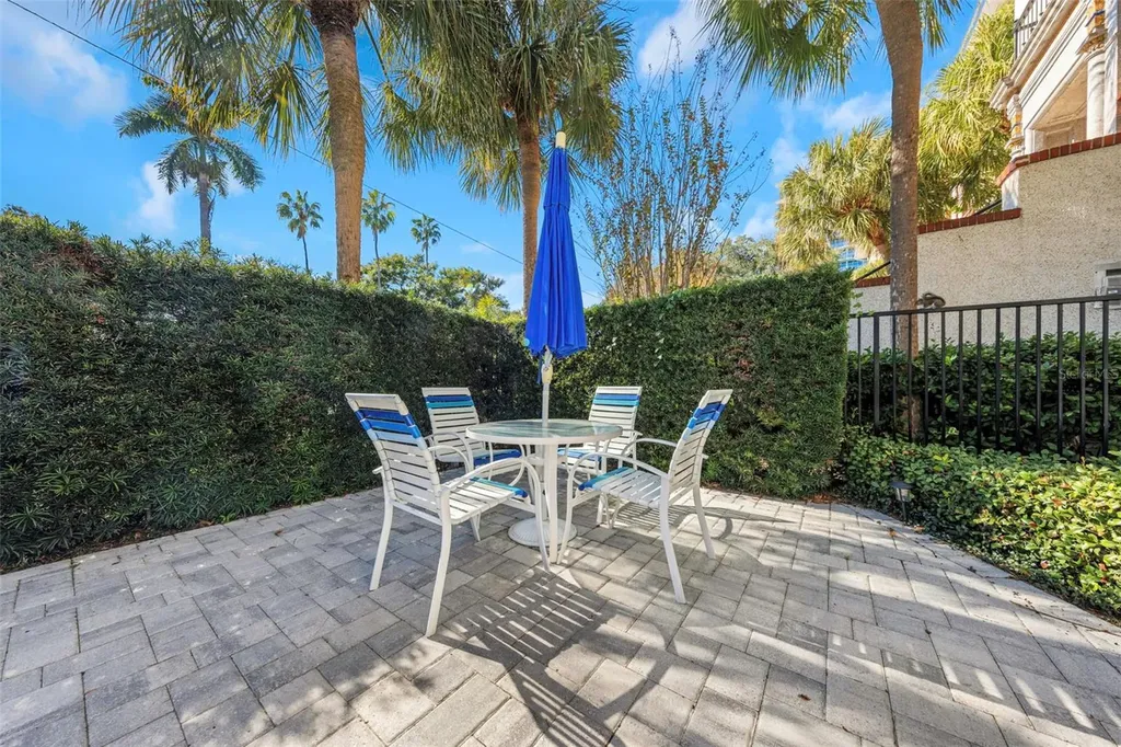 701 Mirror Lake Drive N Drive N St Petersburg FL 33701