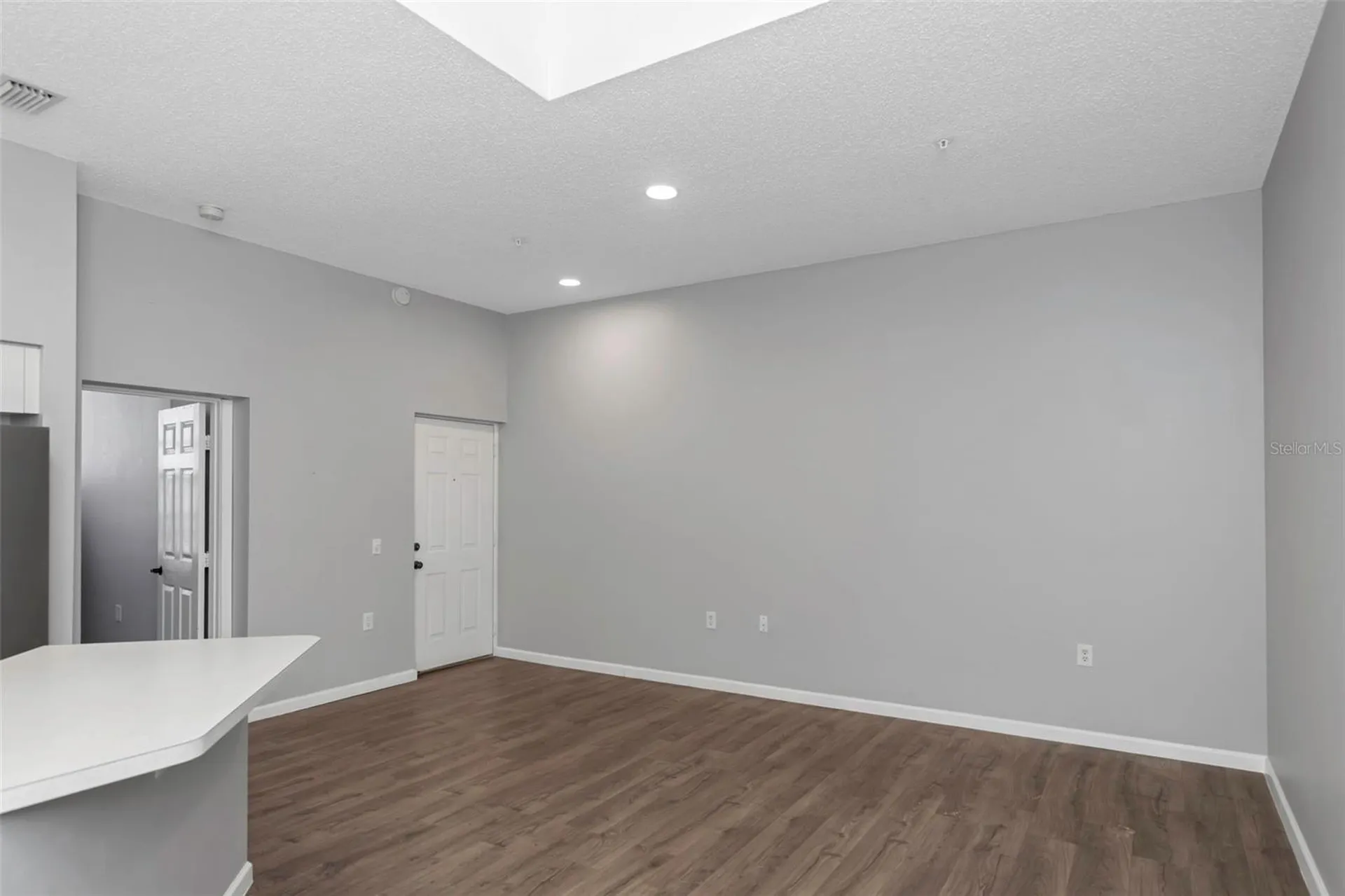 701 Mirror Lake Drive N Drive N St Petersburg FL 33701