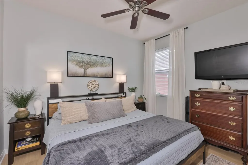 1506 Yale Castle Court Ruskin FL 33570