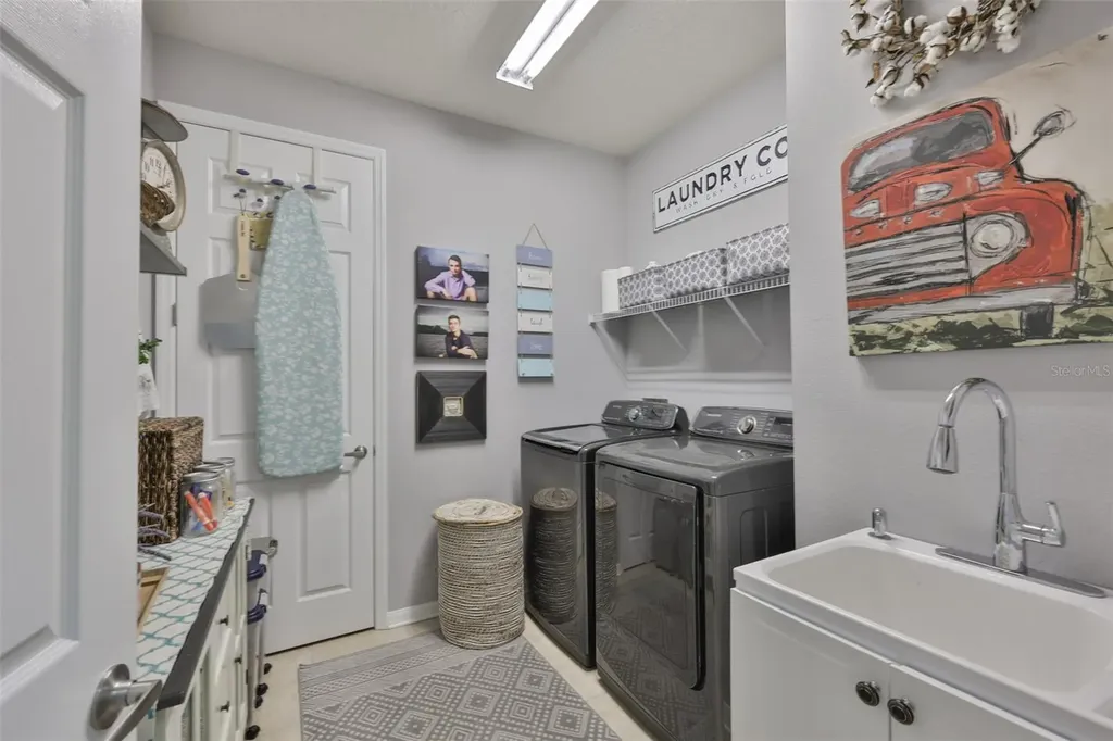 1506 Yale Castle Court Ruskin FL 33570