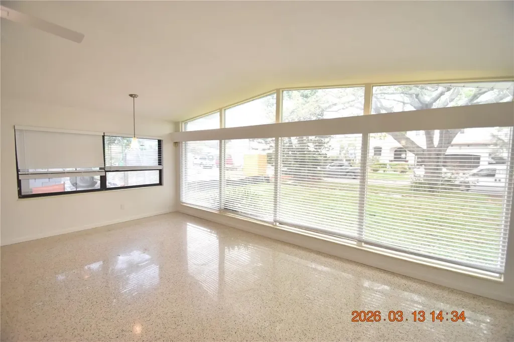 528 Suwanee Circle Tampa FL 33606