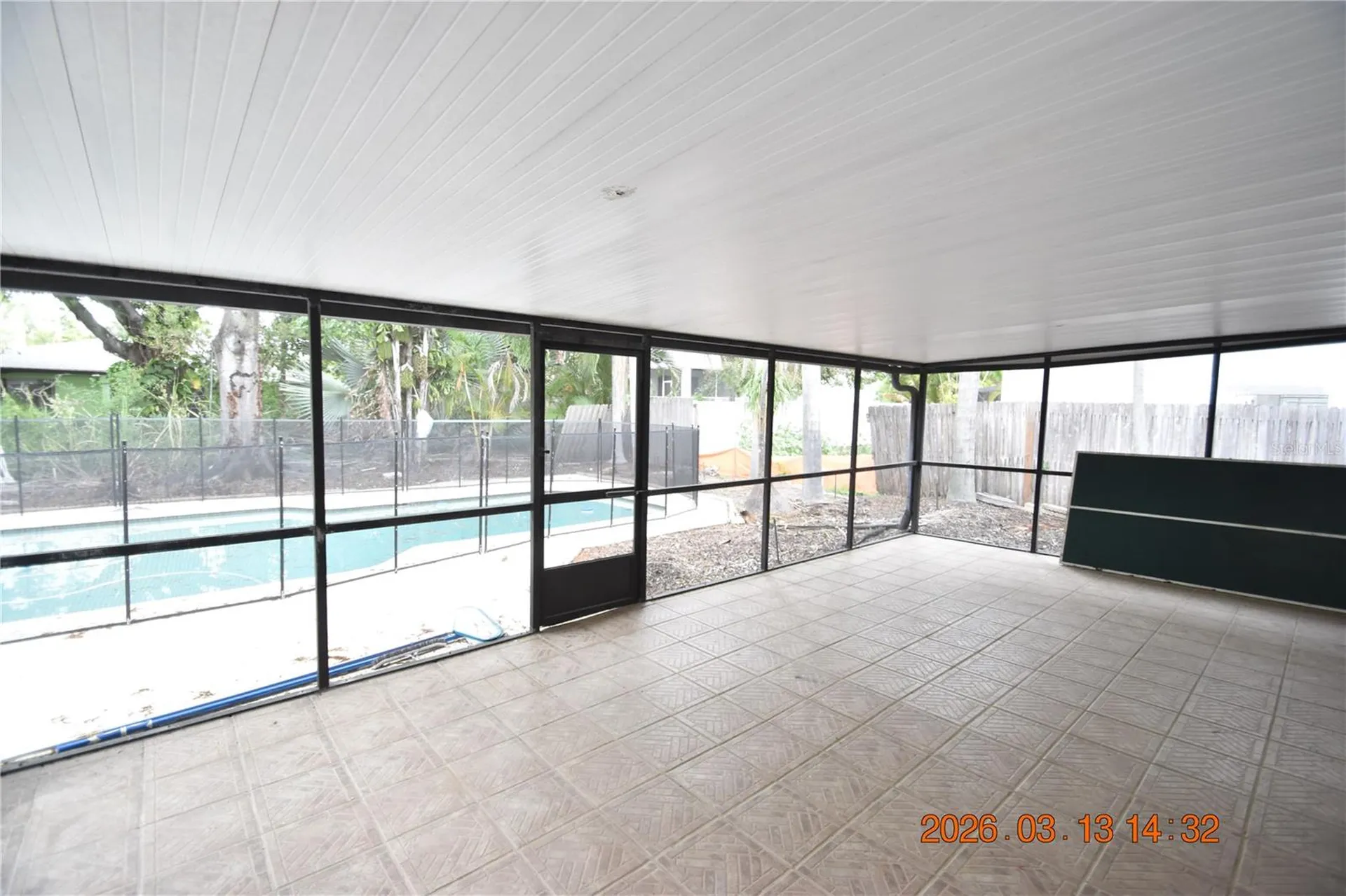 528 Suwanee Circle Tampa FL 33606