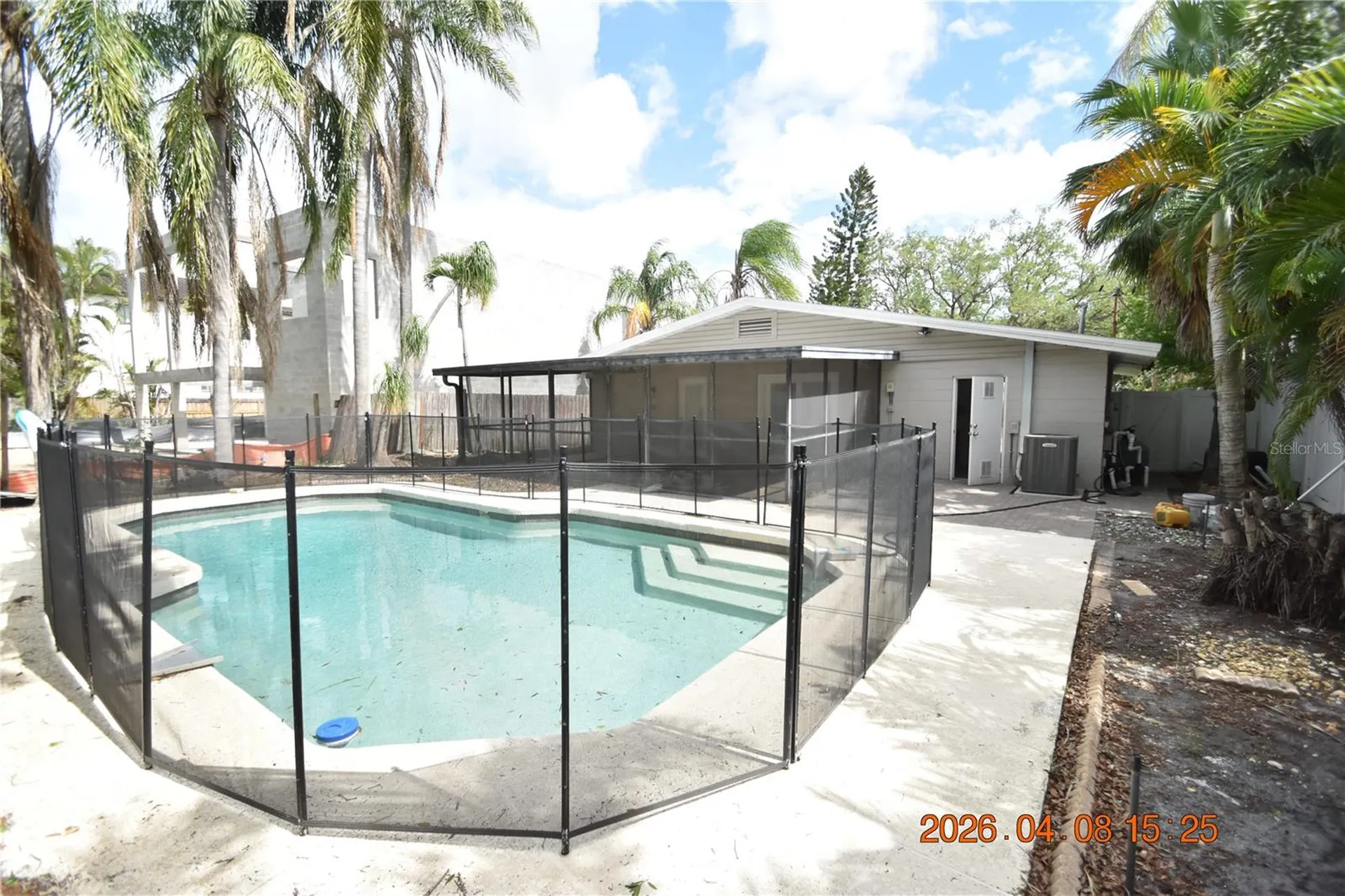 528 Suwanee Circle Tampa FL 33606