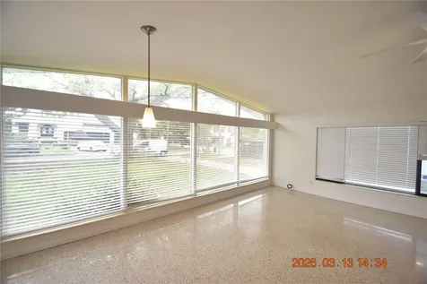 528 Suwanee Circle Tampa FL 33606