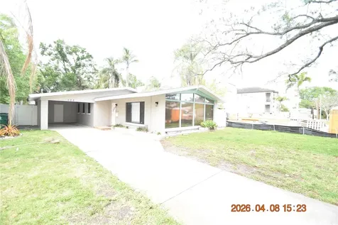 528 Suwanee Circle Tampa FL 33606