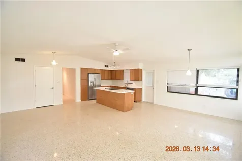 528 Suwanee Circle Tampa FL 33606