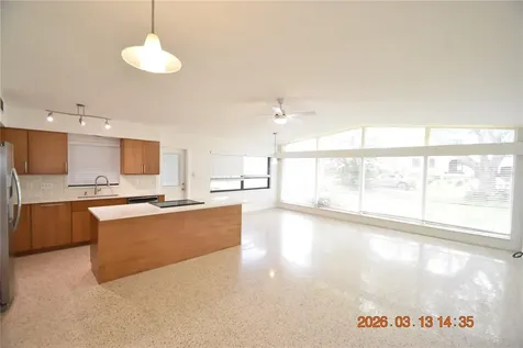 528 Suwanee Circle Tampa FL 33606
