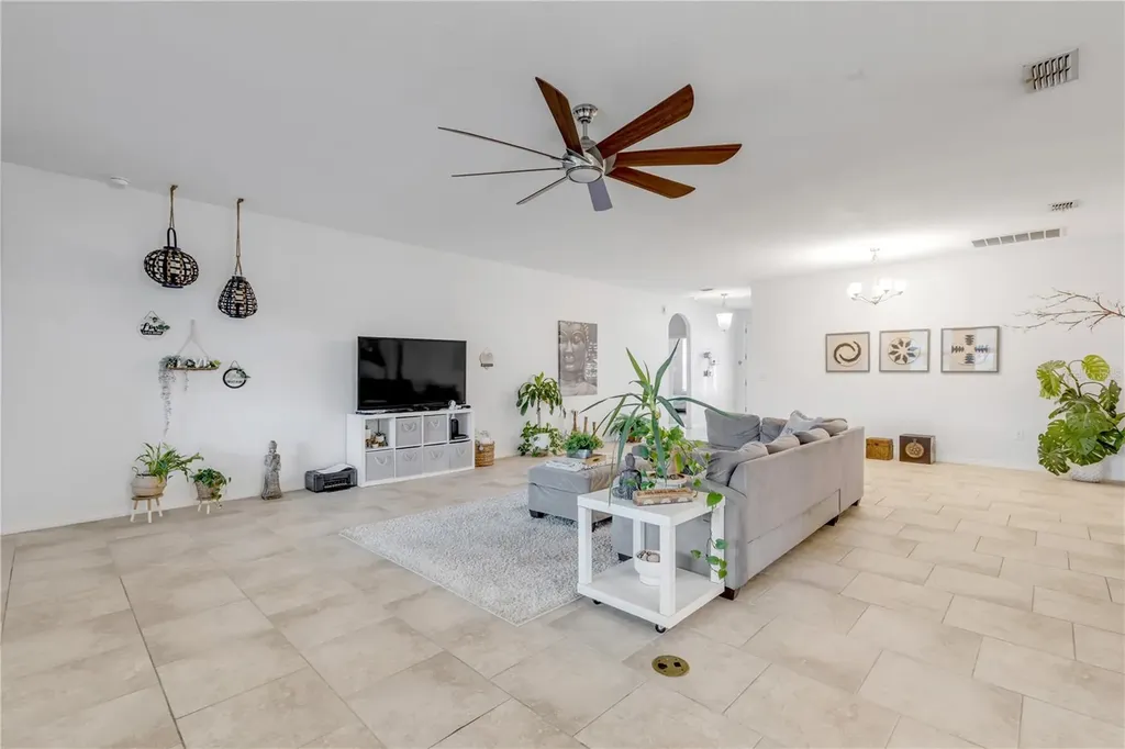 637 Bluehearts Trail Deland FL 32724