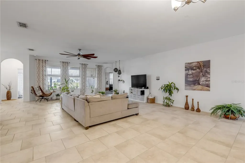 637 Bluehearts Trail Deland FL 32724