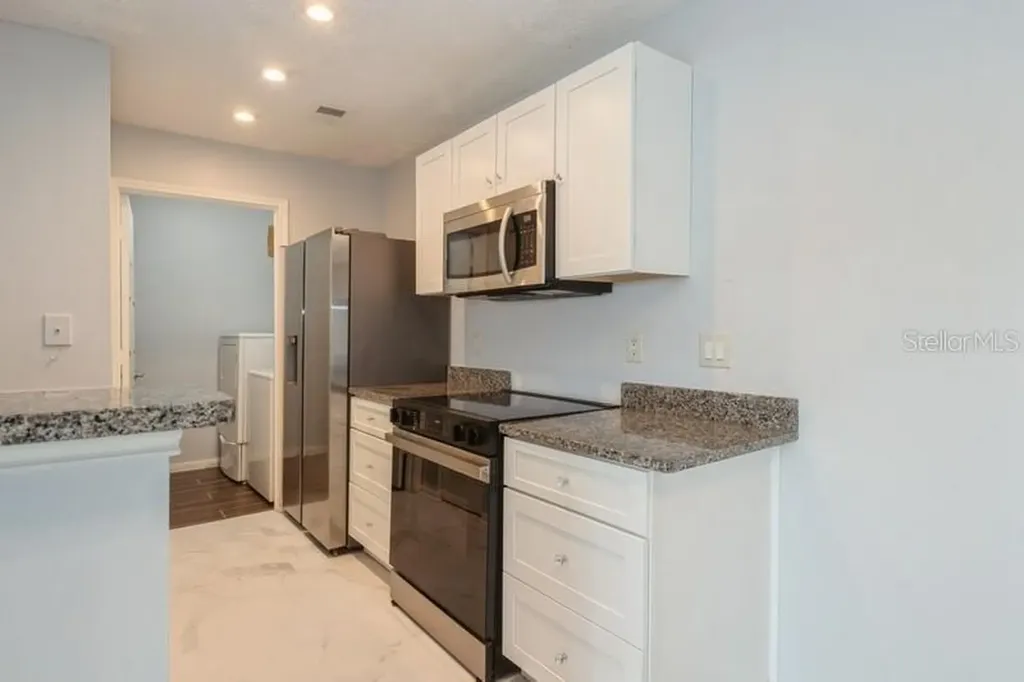 2501 Grassy Point Drive Lake Mary FL 32746
