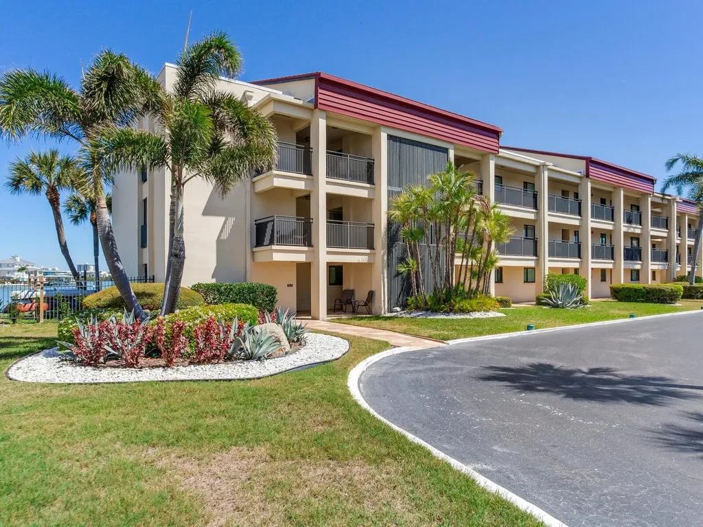 868 Bayway Boulevard Clearwater Beach FL 33767