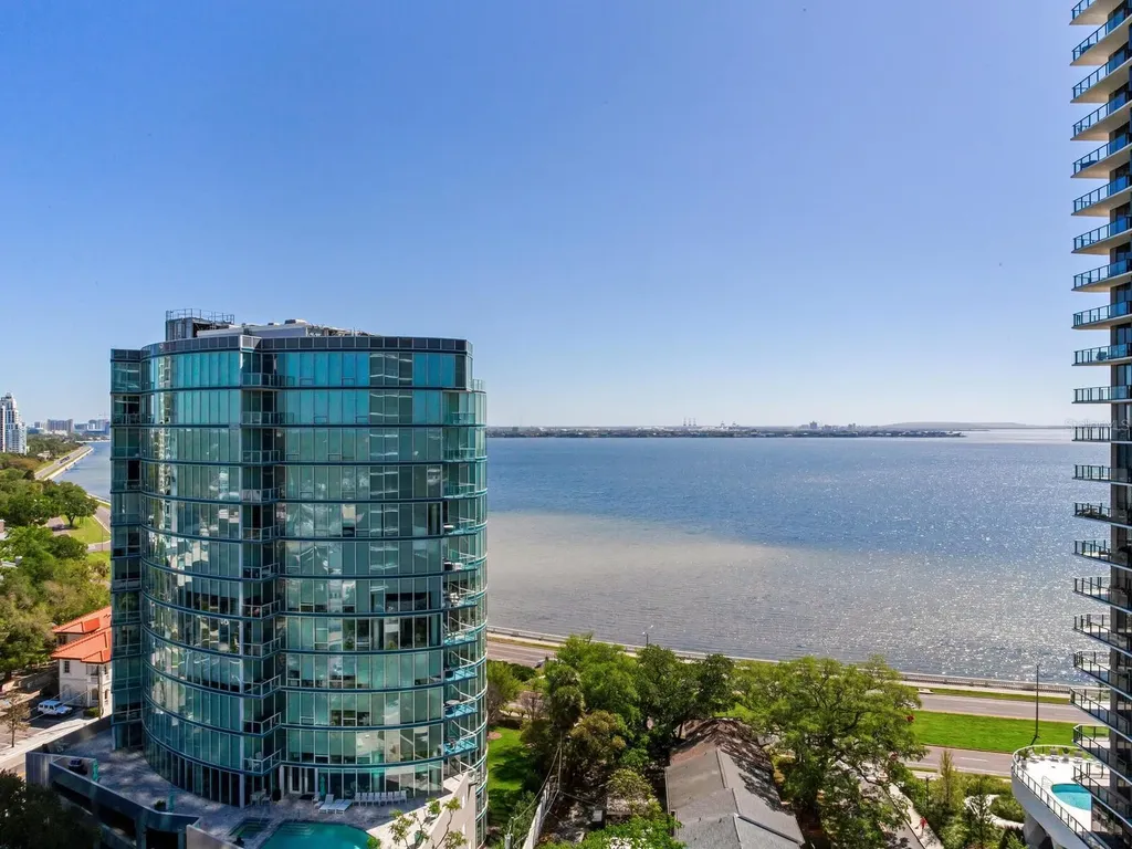3015 S Ysabella Avenue Tampa FL 33629