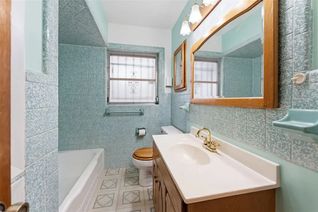 2711 W Heiter Street Tampa FL 33607