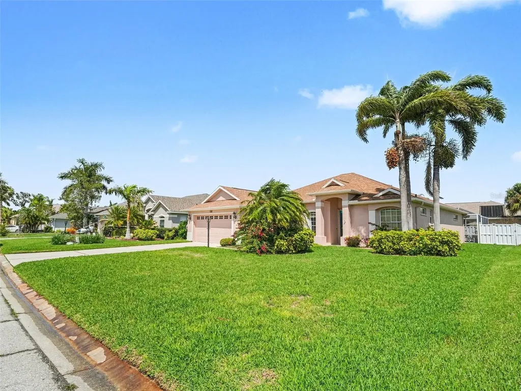 535 Planters Manor Way Bradenton FL 34212