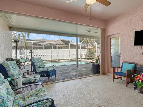 535 Planters Manor Way Bradenton FL 34212
