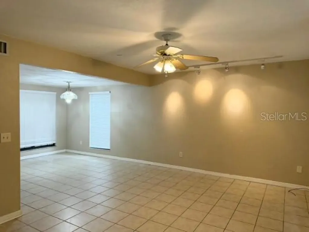 5735 SW 8th Place Gainesville FL 32607