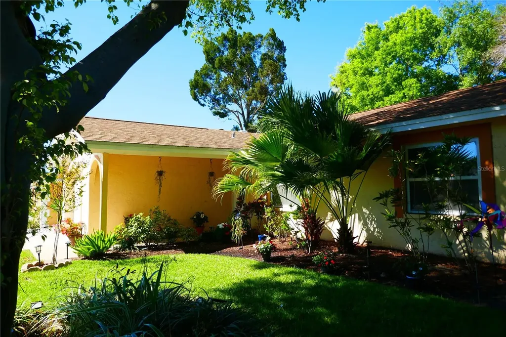 8176 129th Street N Seminole FL 33776