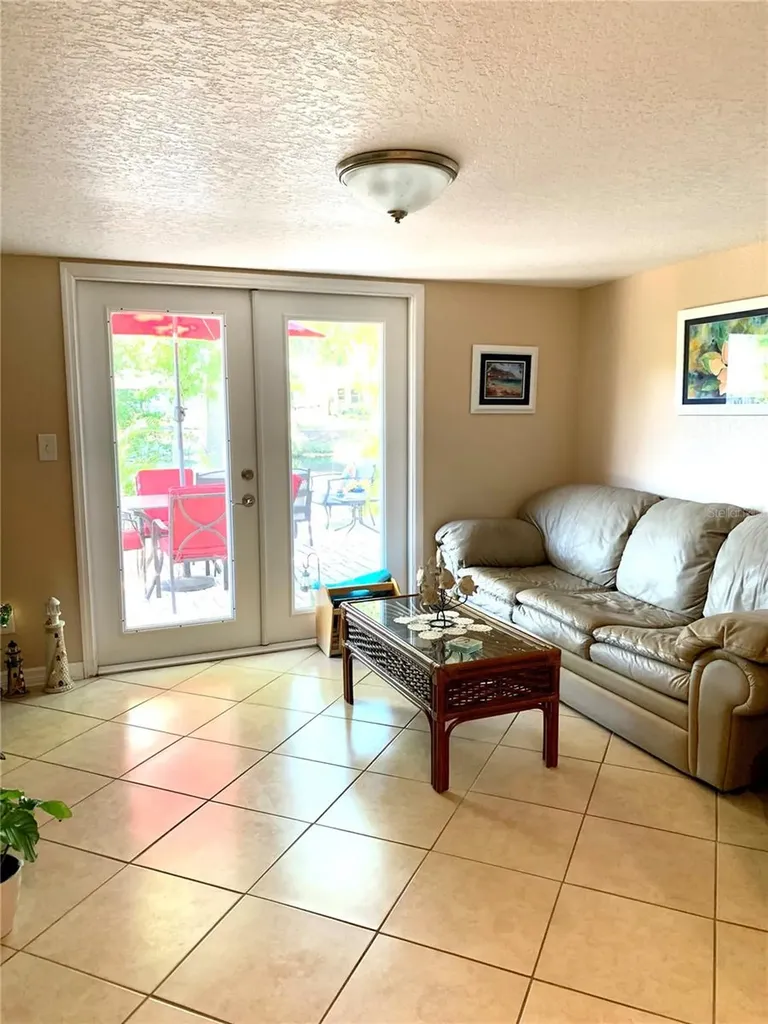 8176 129th Street N Seminole FL 33776