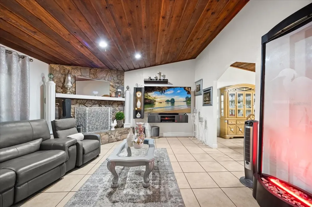 2270 Old Hickory Tree Road St Cloud FL 34772