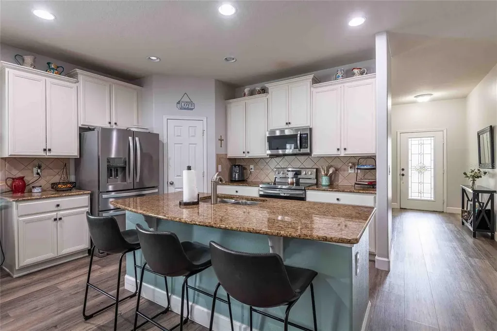 2814 Maple Brook Loop Lutz FL 33558