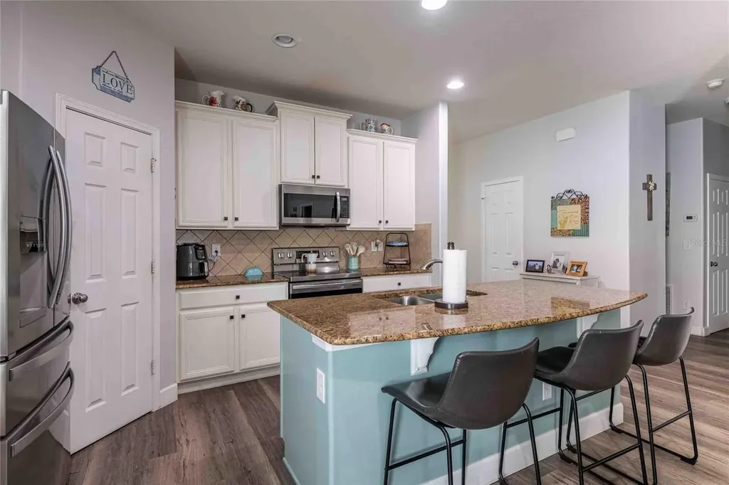 2814 Maple Brook Loop Lutz FL 33558
