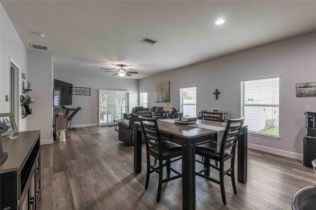 2814 Maple Brook Loop Lutz FL 33558
