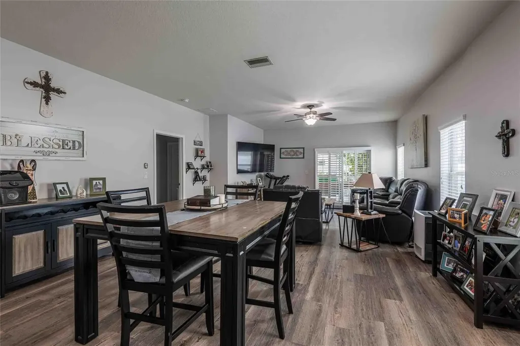2814 Maple Brook Loop Lutz FL 33558