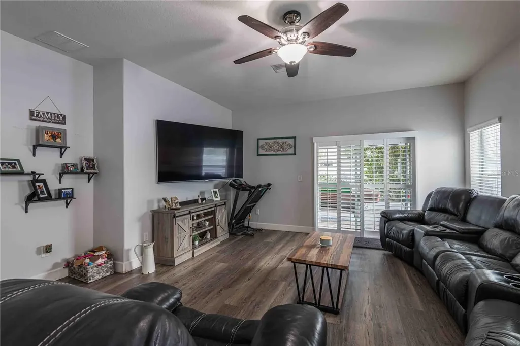 2814 Maple Brook Loop Lutz FL 33558