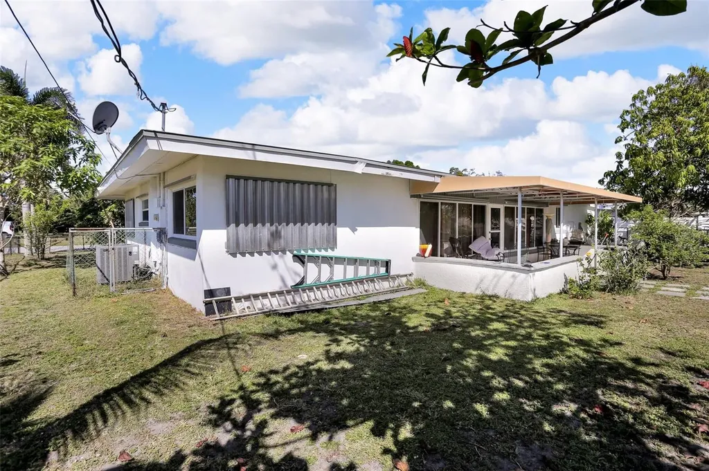 525 Skylark Lane NW Port Charlotte FL 33952