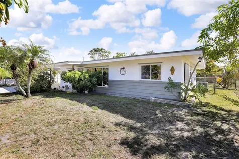 525 Skylark Lane NW Port Charlotte FL 33952