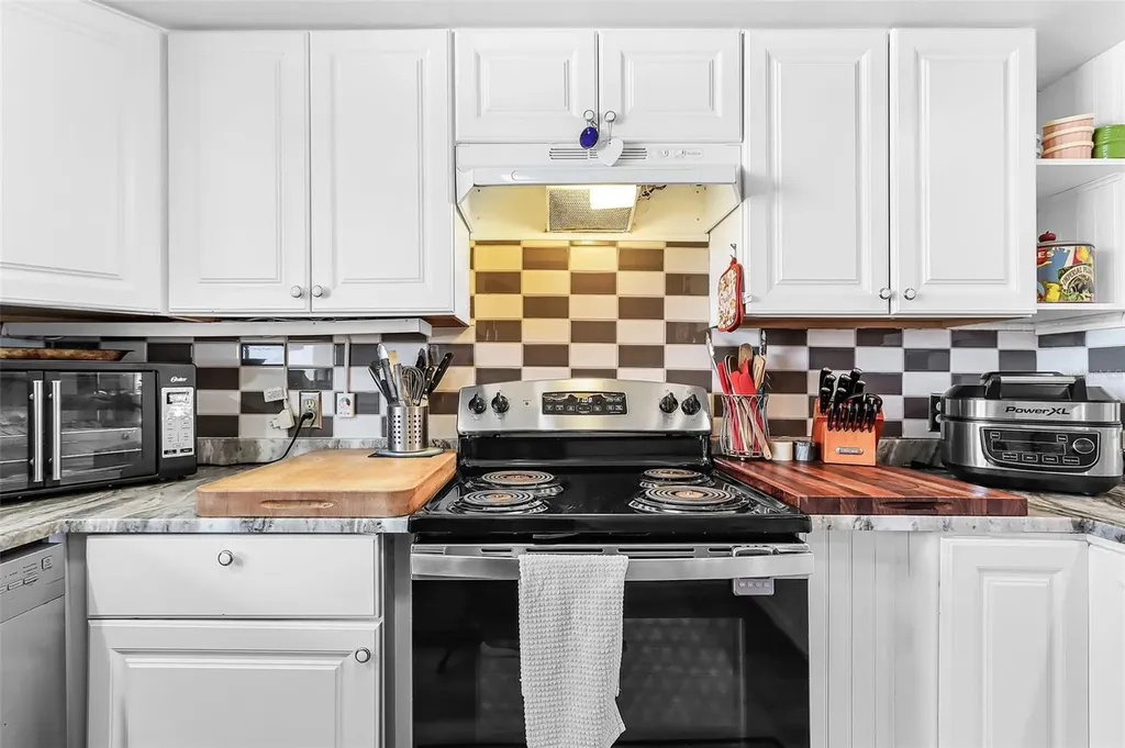 3935 Country Club Boulevard Cape Coral FL 33904