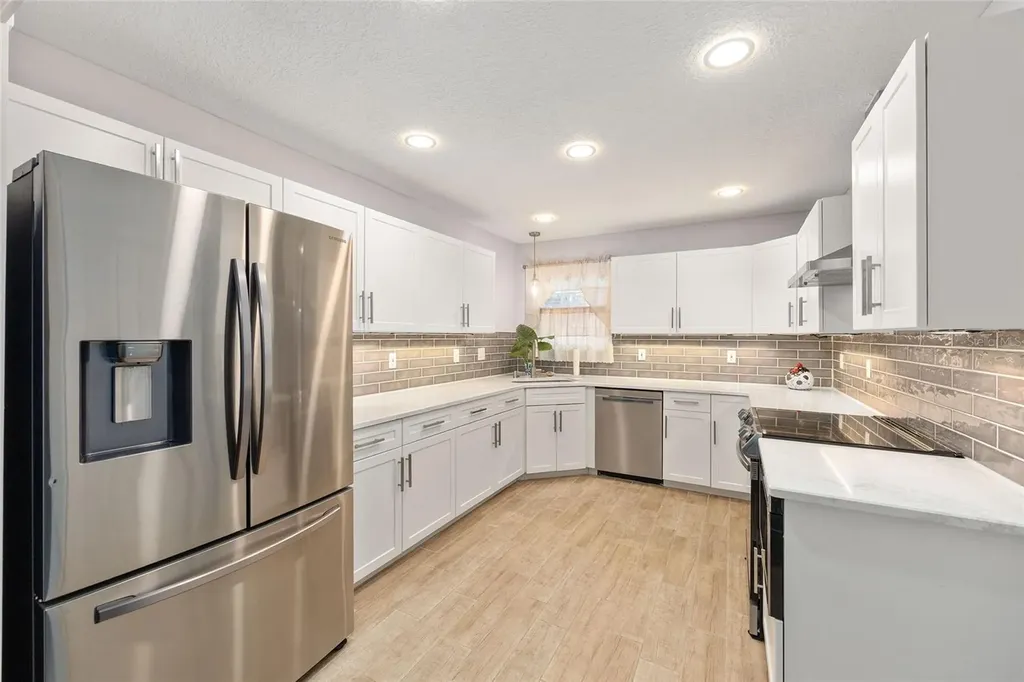 925 Beverly Harbors Drive Leesburg FL 34748