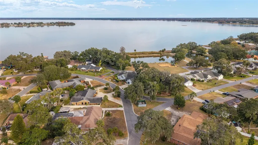 925 Beverly Harbors Drive Leesburg FL 34748