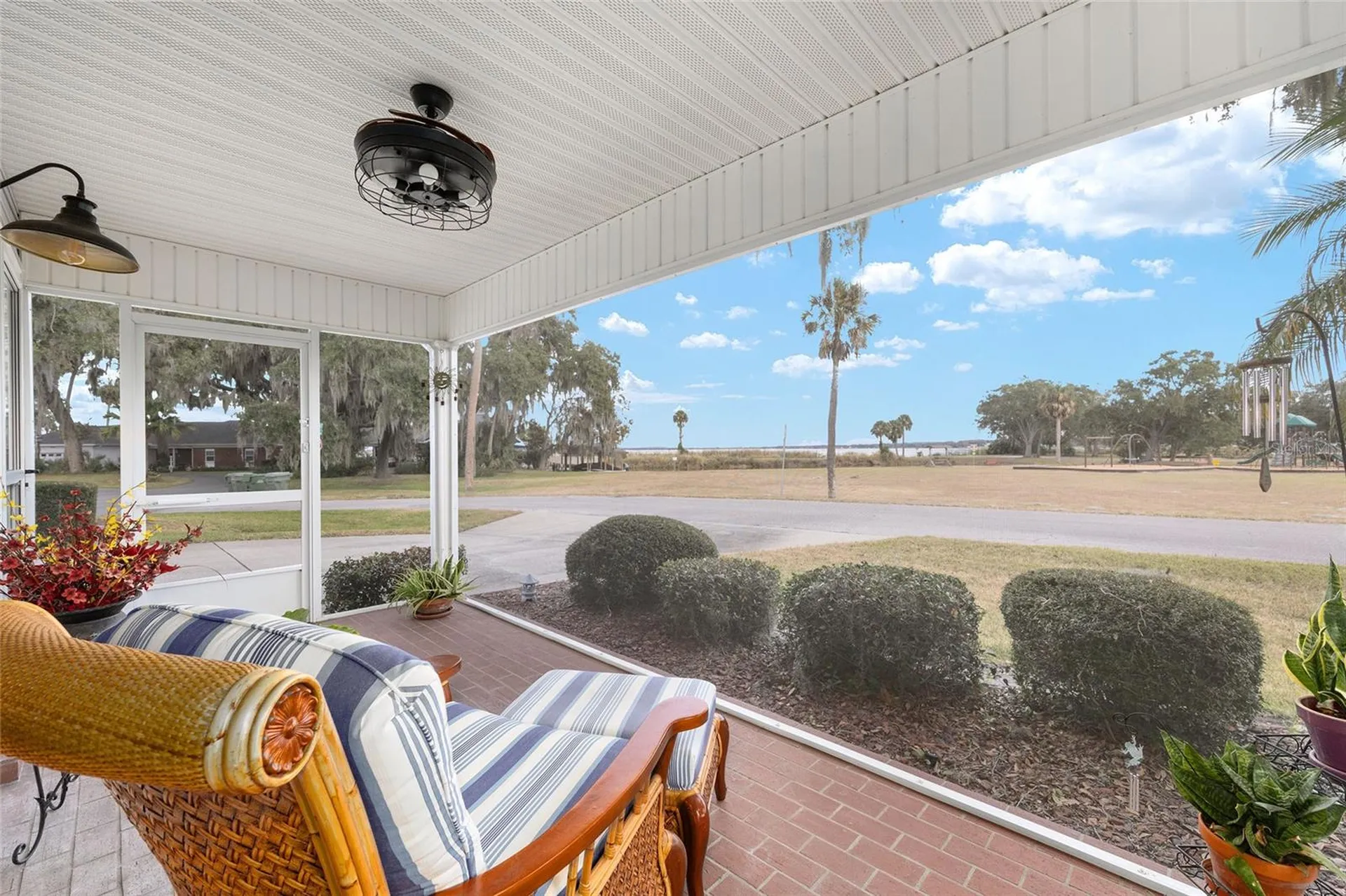 925 Beverly Harbors Drive Leesburg FL 34748