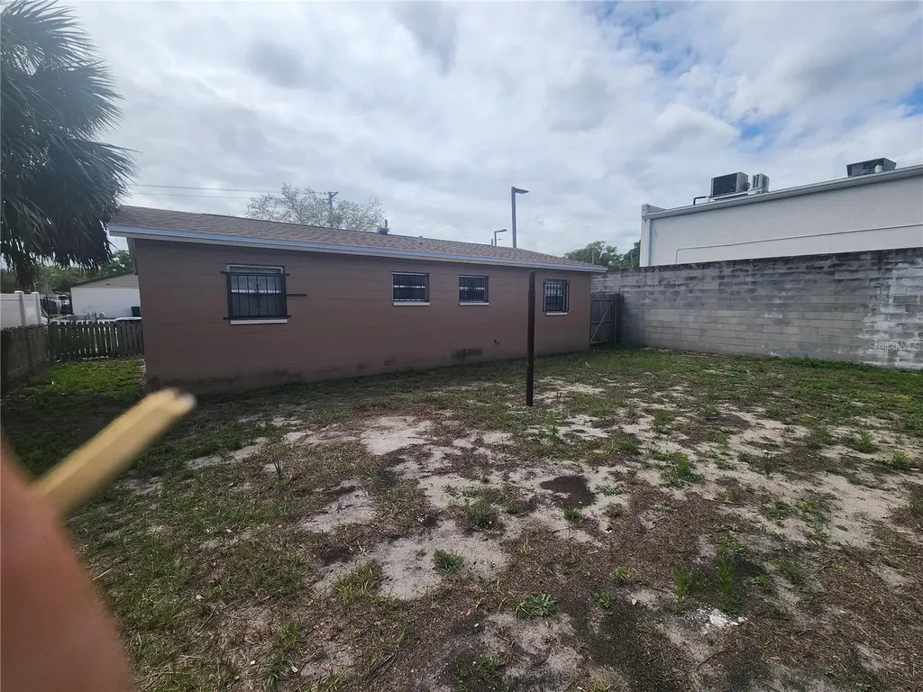 906 E 108th Avenue Tampa FL 33612
