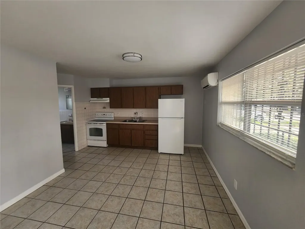906 E 108th Avenue Tampa FL 33612