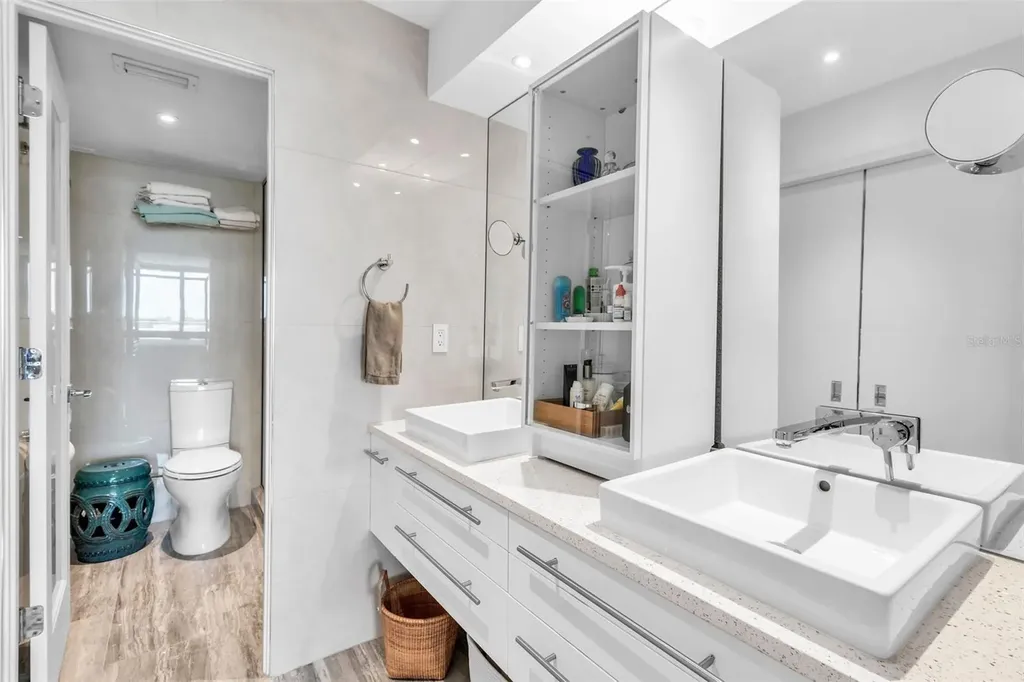 707 S Gulfstream Avenue Sarasota FL 34236