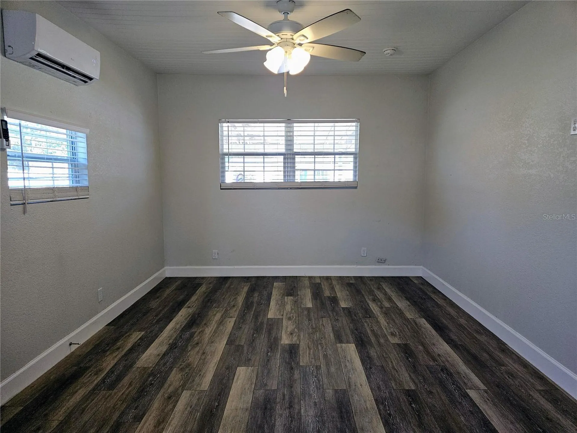 1507 Charm Lane Tampa FL 33612