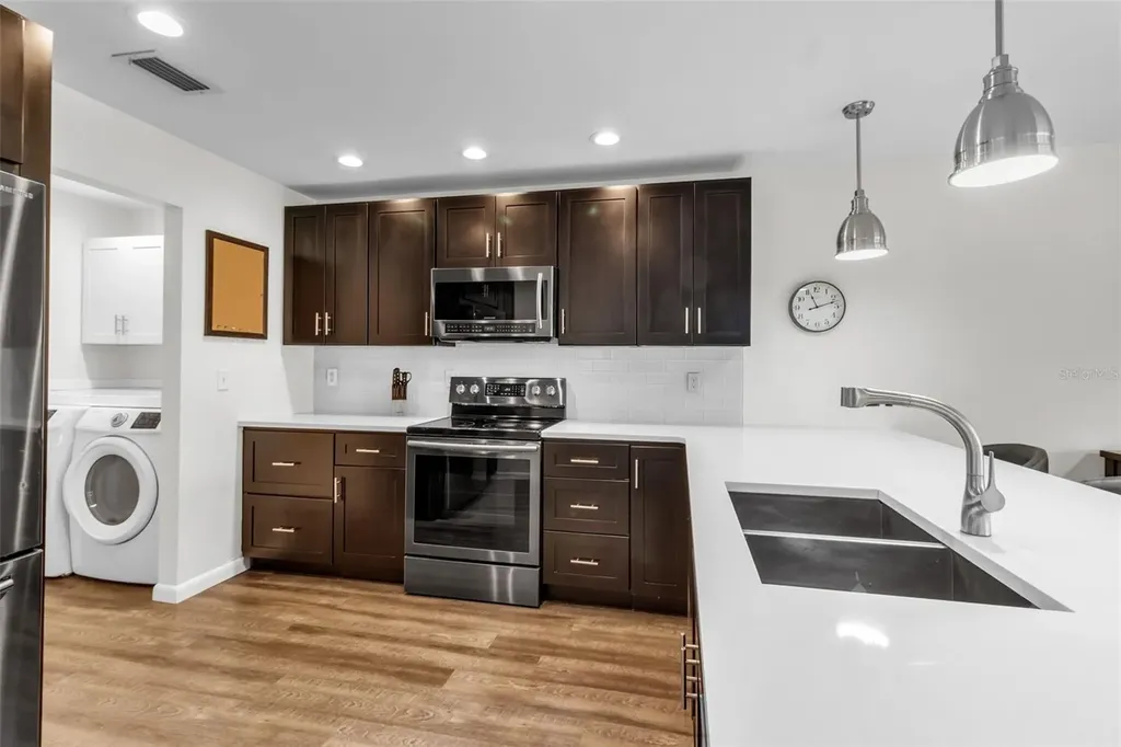 5519 Palm Aire Drive Sarasota FL 34243