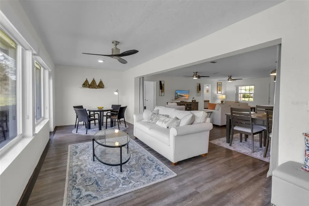 5519 Palm Aire Drive Sarasota FL 34243