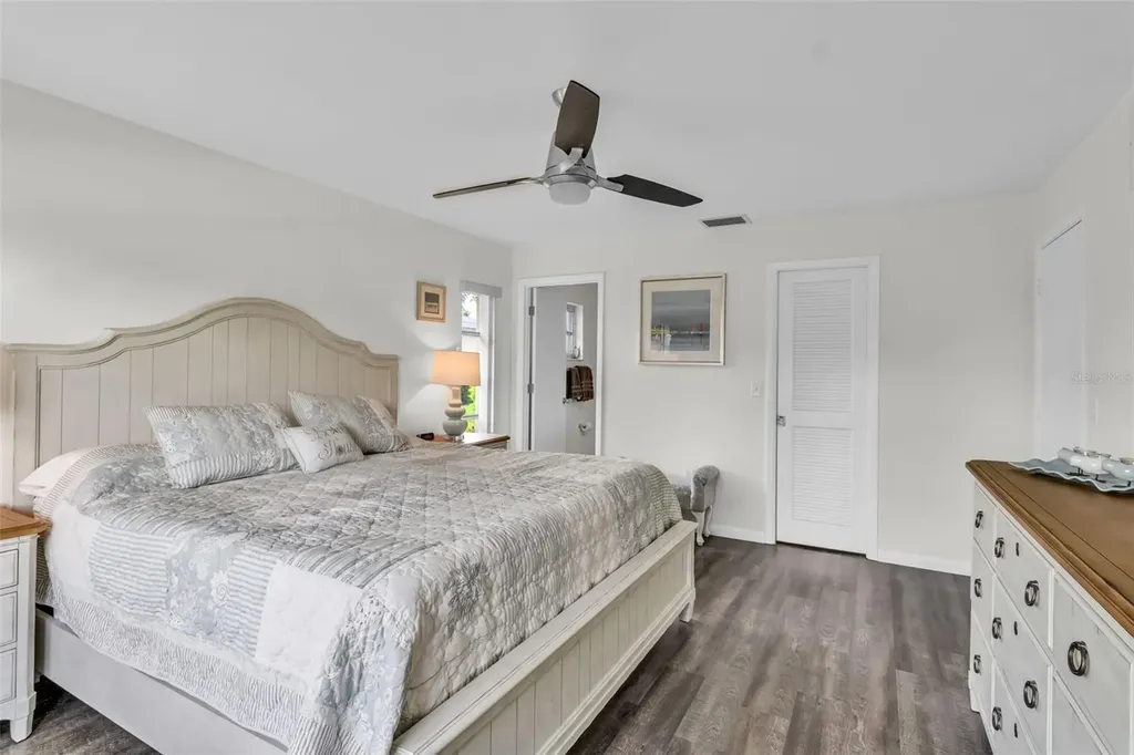 5519 Palm Aire Drive Sarasota FL 34243