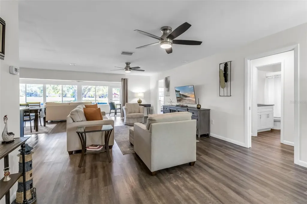 5519 Palm Aire Drive Sarasota FL 34243