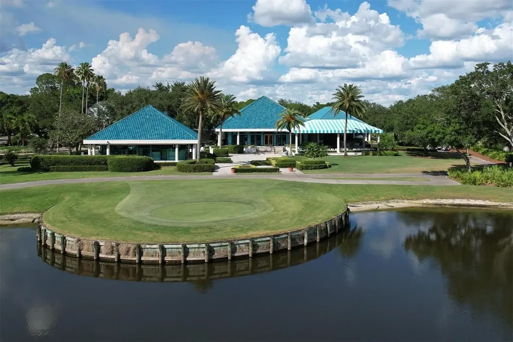 7904 Hampton Court University Park FL 34201
