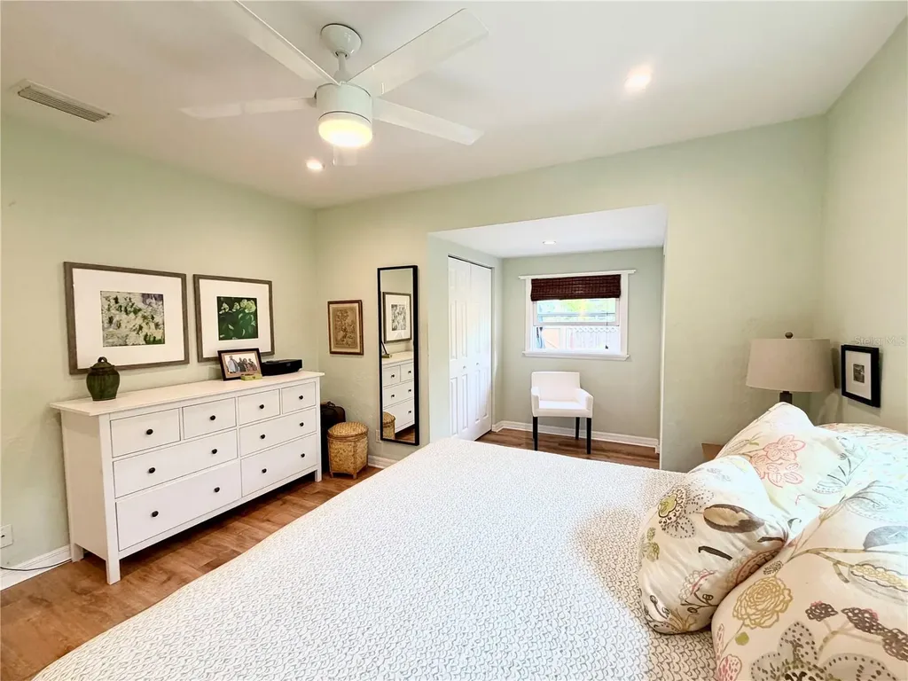 4908 27th Avenue S Gulfport FL 33707