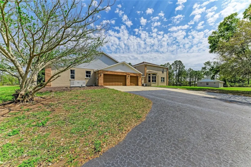 21616 67th Avenue E Bradenton FL 34211