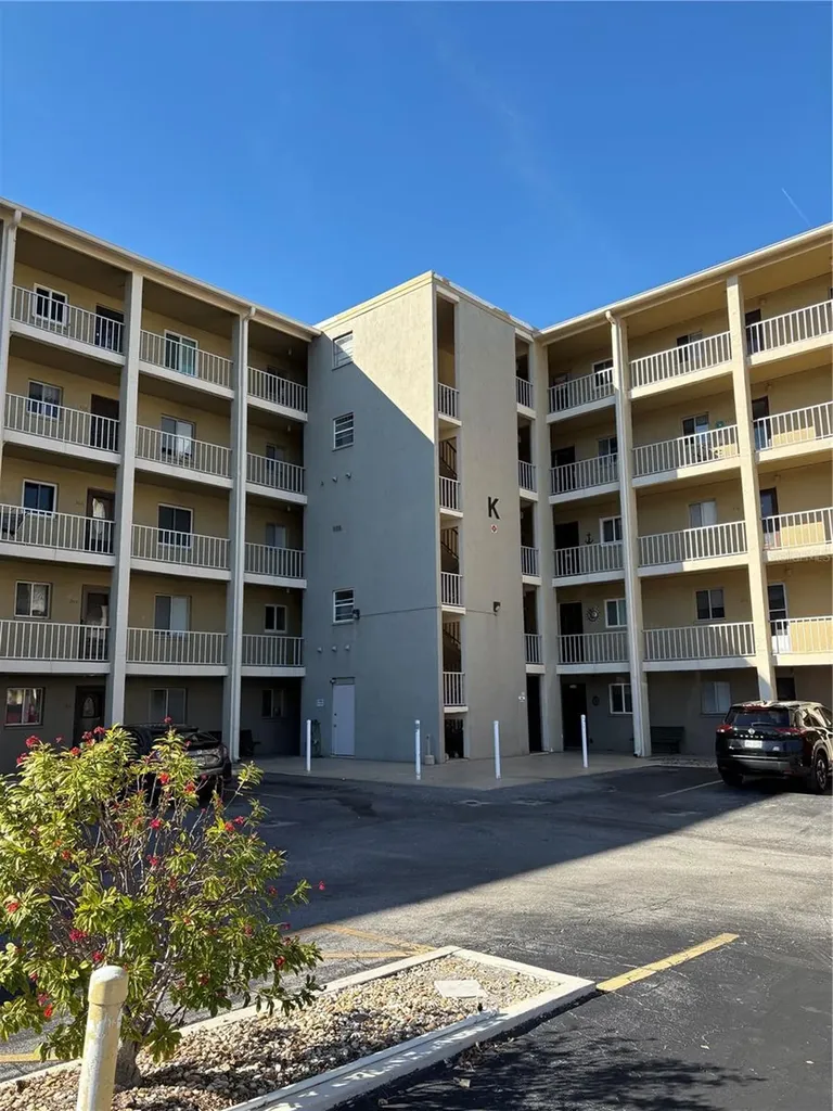 3514 Lake Bayshore Drive Bradenton FL 34205